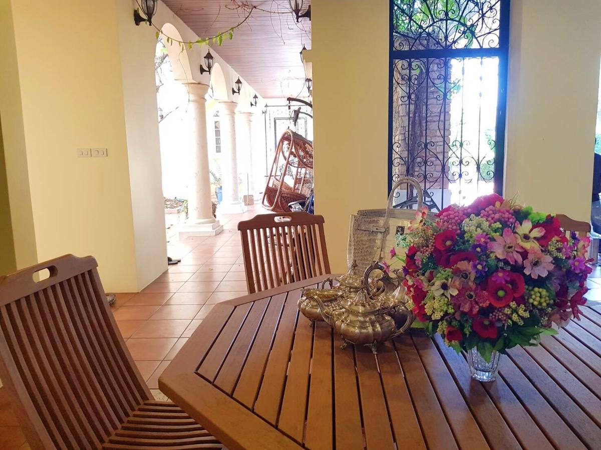 Prompimarn Villa Toscana Bangkok Kültér fotó