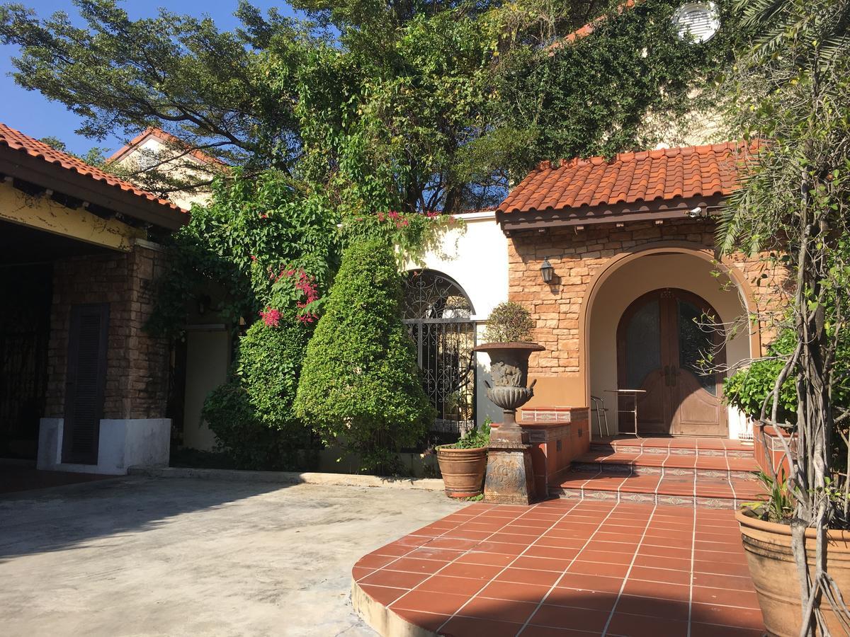 Prompimarn Villa Toscana Bangkok Kültér fotó
